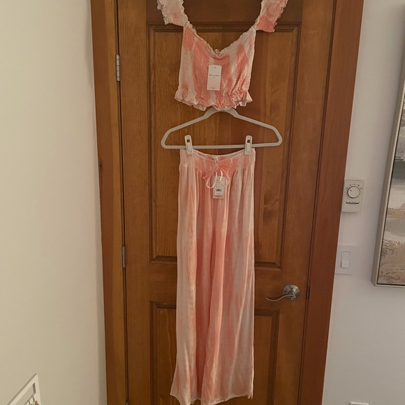 Kiwi & Peach MIAMI Other - Kiwi & Peach MIAMI Two Piece Set Peach/White